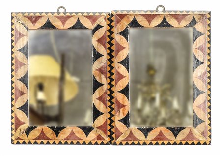 COPPIA DI CORNICI IN LEGNO TENERO - PAIR OF PAINTED WOODEN FRAMES dipinte con...