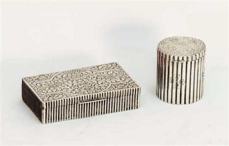DUE SCATOLE PORTASIGARETTE IN ARGENTO - TWO SILVER CIGARETTE BOXES una...