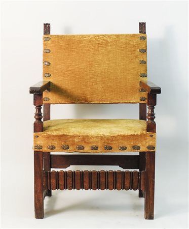 POLTRONA IN NOCE - WALNUT ARMCHAIR realizzata in stile Neorinascimentale,...