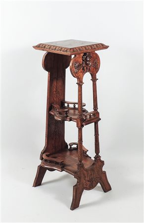 MENSOLONA IN ROVERE INTAGLIATO - CARVED OAK GUERIDON alti sostegni riuniti da...