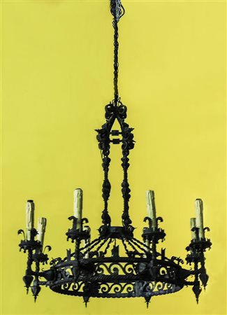 LAMPADARIO IN FERRO BATTUTO - WROUGHT IRON CHANDELIER inizio del XX secolo -...