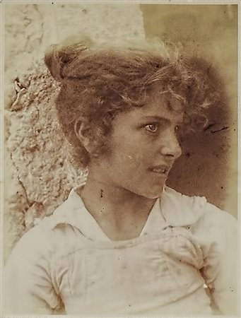 WILHELM VON GLOEDEN (1856-1931) Ritratto di fanciulla 1925 - Young Girl...