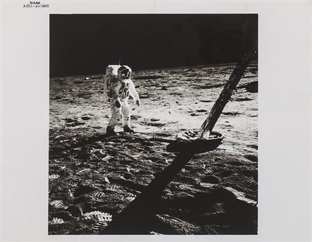 L'UOMO CAMMINA SULLA LUNA - MAN WALKING ON THE MOON Nasa 1969 stampa alla...