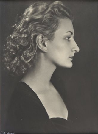 GHITTA CARELL (1899 - 1972) Ritratto anni ‘30 stampa ai sali d’argento,...