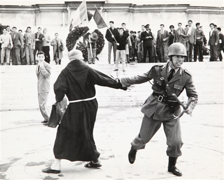 TAZIO SECCHIAROLI (1925 - 1988) Altare della Patria, Roma, Manifestazione per...