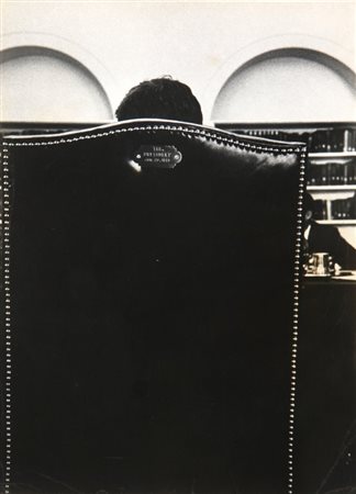 CORNELL CAPA (1918 - 2008) John F. Kennedy fotografato alla Casa Bianca, sul...