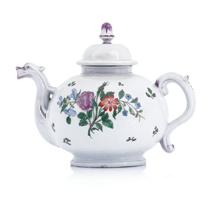 GINORI TEIERA CON COPERCHIO IN PORCELLANA, GINORI A DOCCIA, 1760 CA.,...