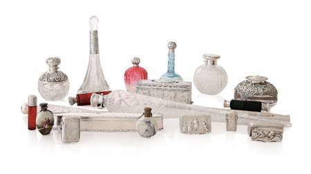 ARGENTI D'EPOCA LOTTO DI QUATTORDICI PORTAPROFUMO E SEI SCATOLE IN CRISTALLO...