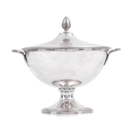 ARGENTI RECENTI ZUPPIERA CON COPERCHIO IN ARGENTO, XX SECOLO, biansata su...