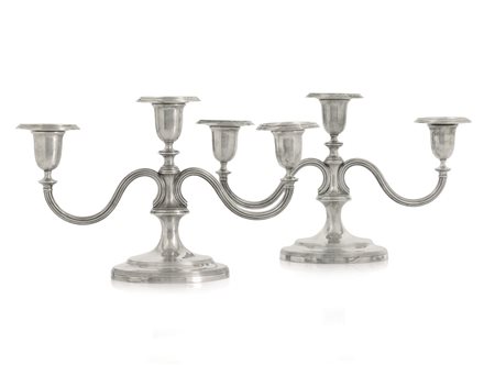 TIFFANY & CO. COPPIA DI CANDELABRI IN ARGENTO, TIFFANY & CO., INIZIO XX...