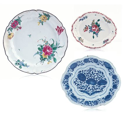 FAENZA DUE PIATTI IN MAIOLICA, FAENZA, XVIII SECOLO, decoro alla "mezza rosa"...