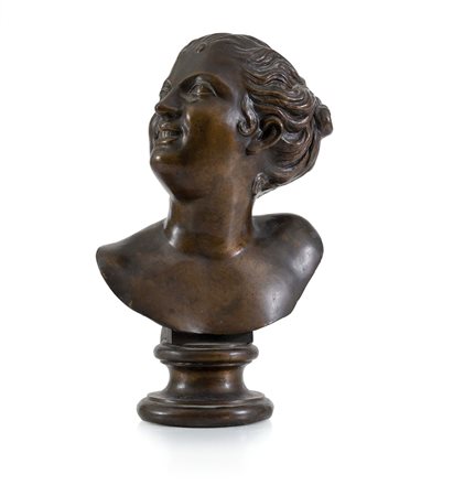 SCULTORE DEL XIX SECOLO Busto di fanciullaBronzo patinato, alt. cm 40.