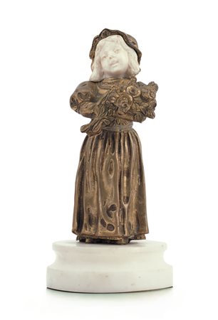 SOMME THEOPHILE FRANCOIS XIX-XX secoloBambina con fiori Bronzo e avorio, base...