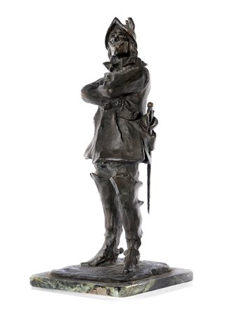 SCULTORE DEL XX SECOLO CiranoBronzo patinato su base in marmo, alt. cm 43.