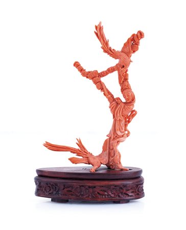 ARTE ORIENTALE GRUPPO IN CORALLO, CINA, XX SECOLO, raffigurante kwan yin e...