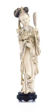 AVORIO SCULTURA IN AVORIO, CINA, INIZIO XX SECOLO, raffigurante Lady con...