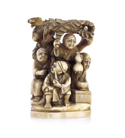 AVORIO OKIMONO IN AVORIO, GIAPPONE, INIZIO XX SECOLO, raffigurante gruppo di...