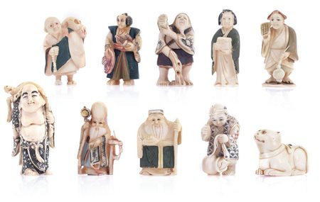 AVORIO LOTTO DI DIECI NETSUKE-OKIMONO IN AVORIO E OSSO, XX SECOLO,...