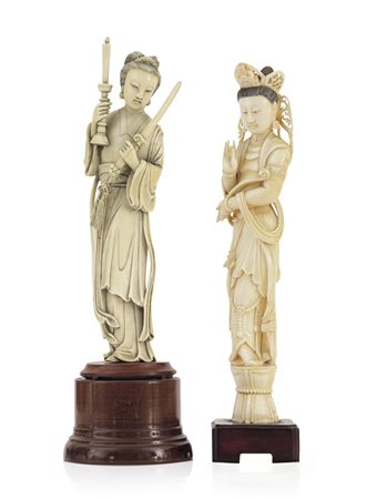 AVORIO DUE SCULTURE IN AVORIO, CINA, INIZIO XX SECOLO, raffiguranti kwan yin...