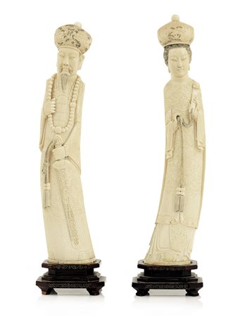 AVORIO COPPIA DI SCULTURE IN AVORIO, CINA, INIZIO XX SECOLO, raffiguranti...