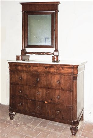 CASSETTONE IMPIALLACCIATO IN PIUMA DI NOCE fine del XIX secolo piano in...