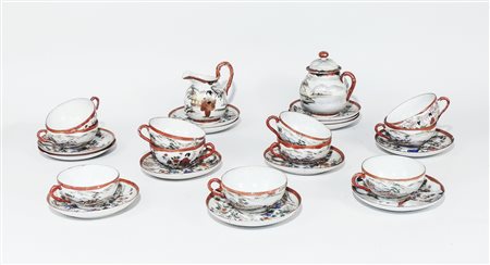 SERVITO DA TE IN PORCELLANA CINESE prima metà del XX secolo dipinto con...