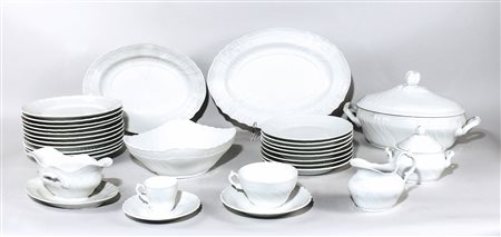 SERVITO DI PIATTI IN PORCELLANA Richard Ginori, Massa Lombarda composto da 11...