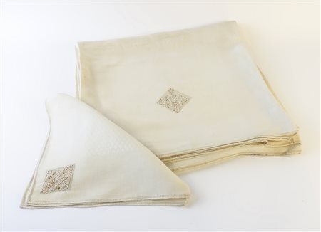 TOVAGLIA IN LINO inizio del XX secolo ricamata a sfilato con monogramma MCP...