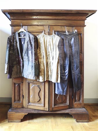 LOTTO DI ABBIGLIAMENTO VINTAGE IN PELLE Roberto Cavalli, Anni Ottanta...