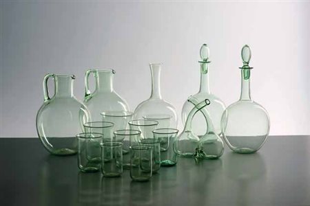 Venini. Servizio di bicchieri in vetro composto da trentasei bicchieri, due...