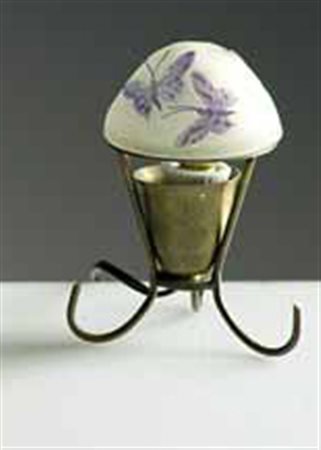 Gallé. Piccola veilleuse in vetro a cammeo con decoro a farfalle azzurre,...