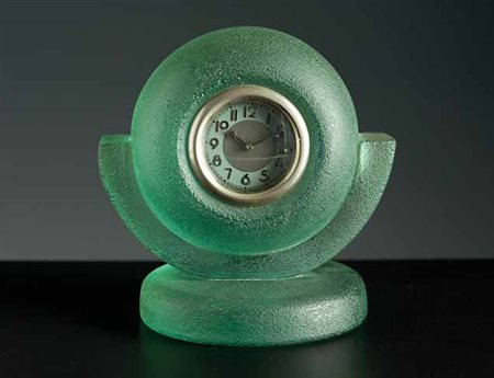 Seguso Vetri d’Arte. Orologio in vetro corroso verde con quadrante sferico e...