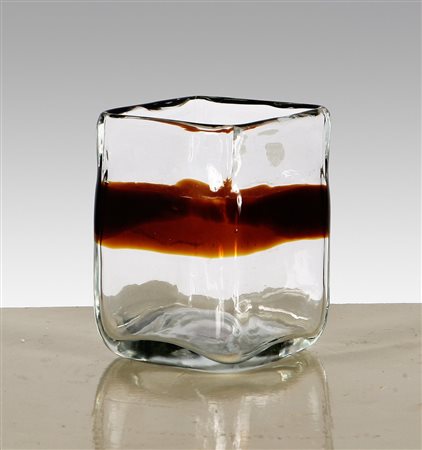 PRODUZIONE ITALIANA - ITALIAN WORK. Vaso quadrangolare in spesso vetro...