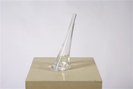 MANGIAROTTI ANGELO. Vaso in cristallo. Crystal vase. Cristallo. Cm 14x32....