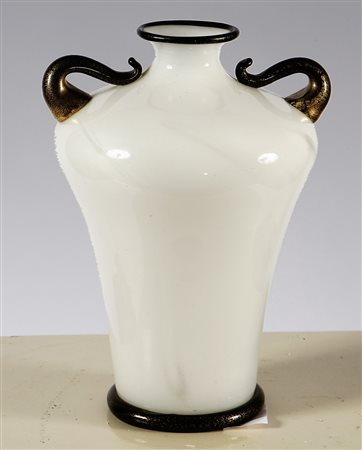 BAROVIER & TOSO. Vaso della serie Primavera. Primavera vase Vetro soffiato....