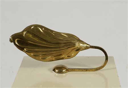 BARBI TOMMASO. Lampada da parete Foglia in ottone. Leaf wall lamps in brass....