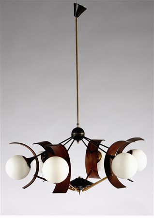 PRODUZIONE ITALIANA - ITALIAN WORK. Lampadario anni 60 in ottone , vetro e...