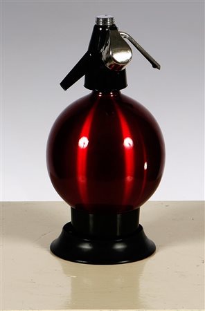 PRODUZIONE ITALIANA - ITALIAN WORK. Bottiglia per seltz anni 60, nella sua...