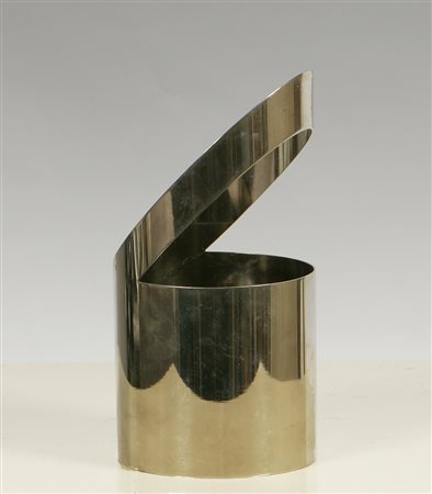 SABATTINI LINO (N. 1925). Portabottiglie in metallo rgentato. Silvered metal...