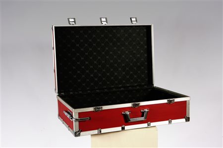 ANONIMO. Due valigie in alluminio. Two aluminium suitcase. Alluminio. H Cm...