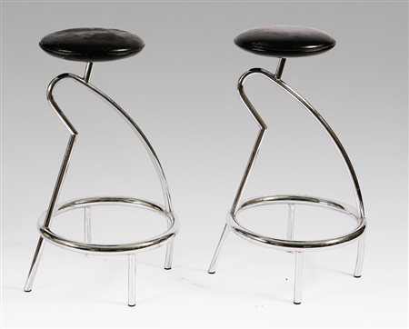 IOSA GHINI MASSIMO (N. 1959). Coppia di sgabelli della serie Dinamic...