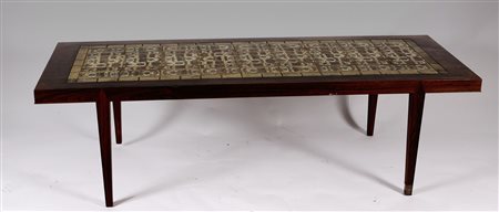 ANONIMO. Tavolino in legno di palissandro. Piano in ceramica. Table in...