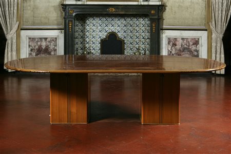 SCARPA TOBIA E AFRA. Grande tavolo ellittico della serie "Artona" per...