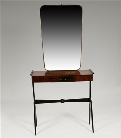 PRODUZIONE ITALIANA - ITALIAN WORK. Consolle portatelefono in legno tinto con...