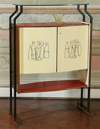 PRODUZIONE ITALIANA - ITALIAN WORK. Mobile bar,montanti in ferro laccato...