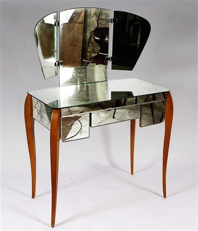 ANONIMO. Deliziosa consolle in stile veneziano , ricoperta di specchi molati...