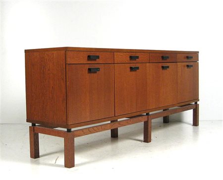 PRODUZIONE TEDESCA - GERMAN WORK. Classica credenza in noce degli anni 90....