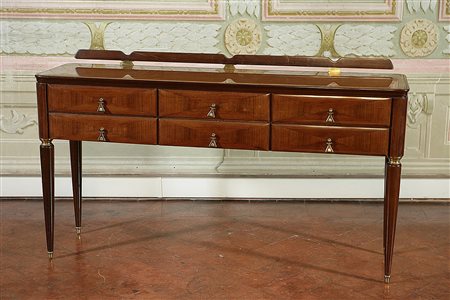 PRODUZIONE ITALIANA - ITALIAN WORK. Cassettiera a 6 cassetti in mogano,...