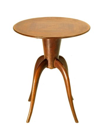 PRODUZIONE ITALIANA Tavolino in legno di noce. Anni '40 cm 63x51