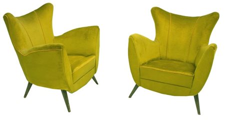 I.S.A Due poltrone con imbottitura rivestita in velluto, sostegni in legno....